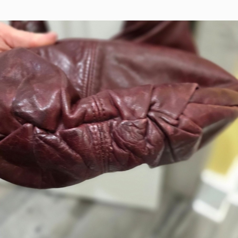 Elegant Burgundy Leather Shoulder Bag, 14x12x14 - Picture 3 of 13